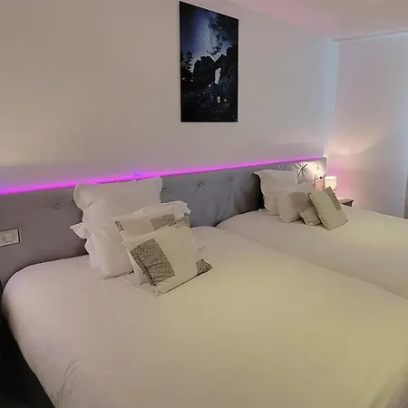 Hotel Logis Et Chez Camillou 3*