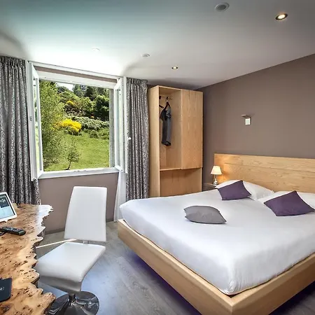 Hotel Logis Et Chez Camillou 3*