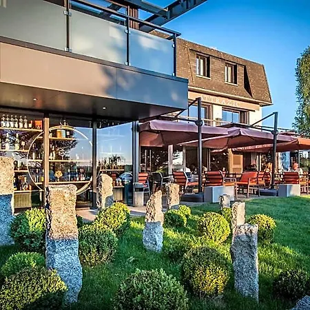 Hotel Logis Et Chez Camillou 3*