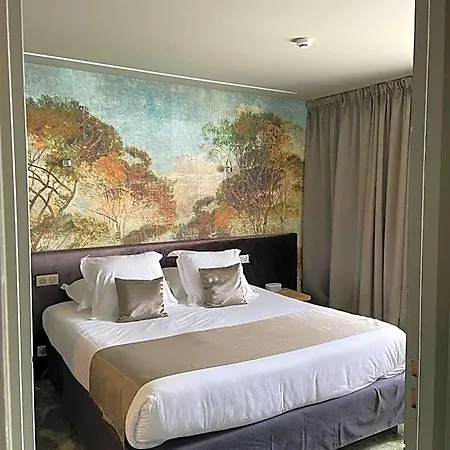 Hotel Logis Et Chez Camillou 3*