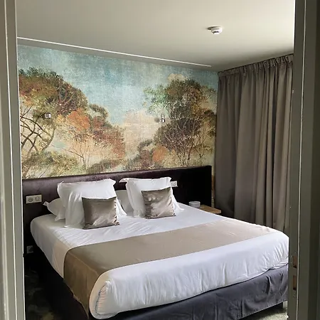Hotel Logis Et Chez Camillou 3*