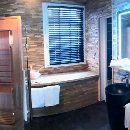 Logis Et Chez Camillou Hotel 3*
